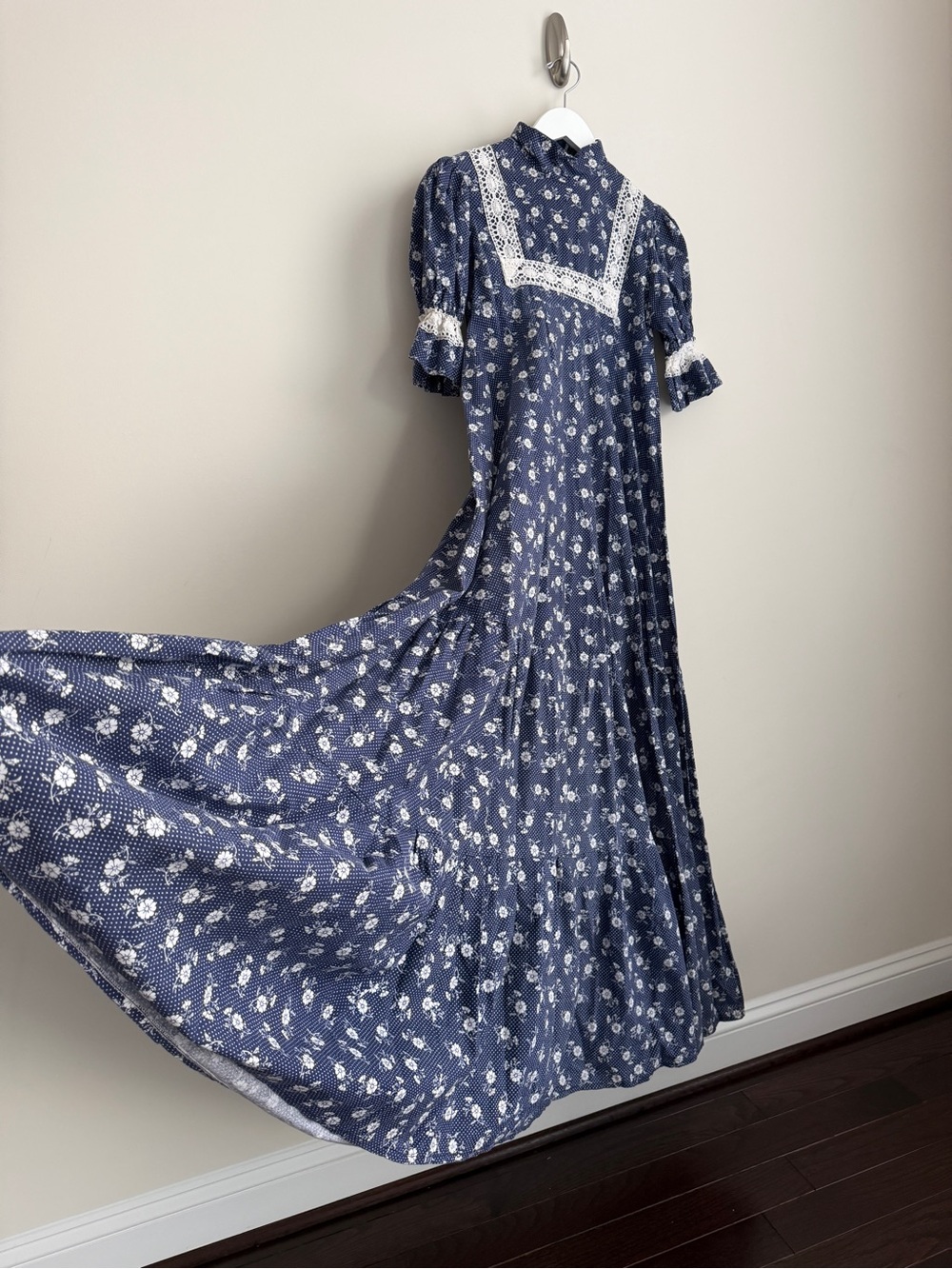 Vintage Laura Ashley Cottagecore Maxi Dress - Picture 8 of 13
